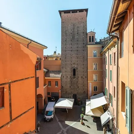 Daire Galluzzi Court With Tower View Bolonya