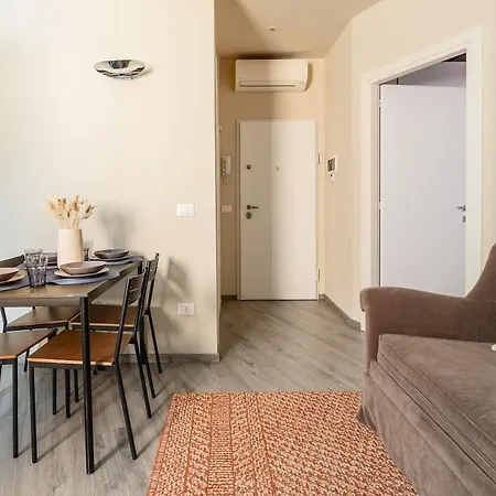 Galluzzi Court With Tower View Daire *